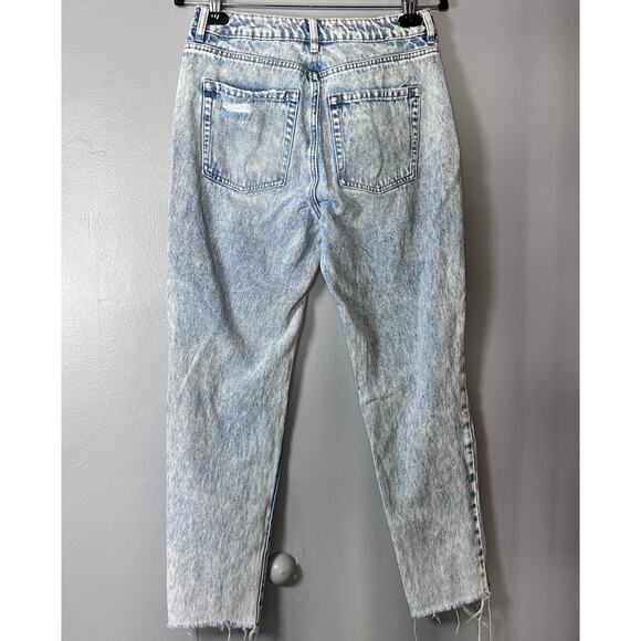 ✨Garage Denim Mom Jeans Size 7 W28 Distressed Cabin Core Backyard BBQ High Rise - Picture 2 of 9
